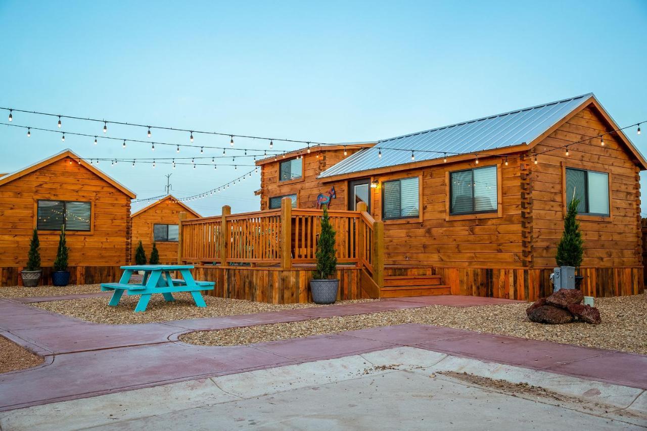 The Big Texan - Cabins And Wagons Amarillo Ngoại thất bức ảnh