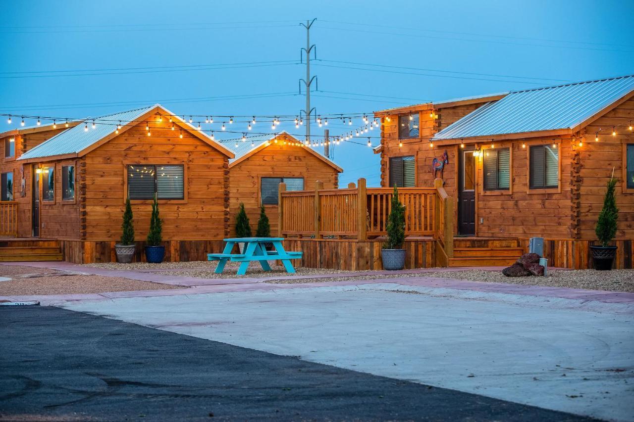 The Big Texan - Cabins And Wagons Amarillo Ngoại thất bức ảnh