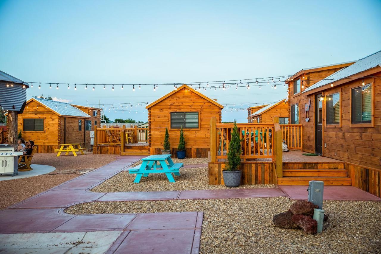 The Big Texan - Cabins And Wagons Amarillo Ngoại thất bức ảnh